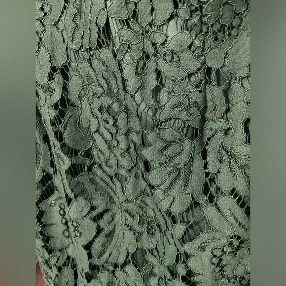 Emerald Green Lace Dress. Size Small - Picture 3 of 4